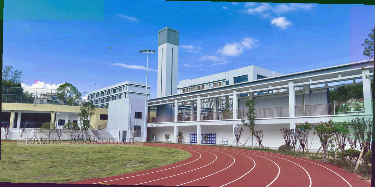 由工具面板经面包屑指向帮助中心入口的路径线条示意